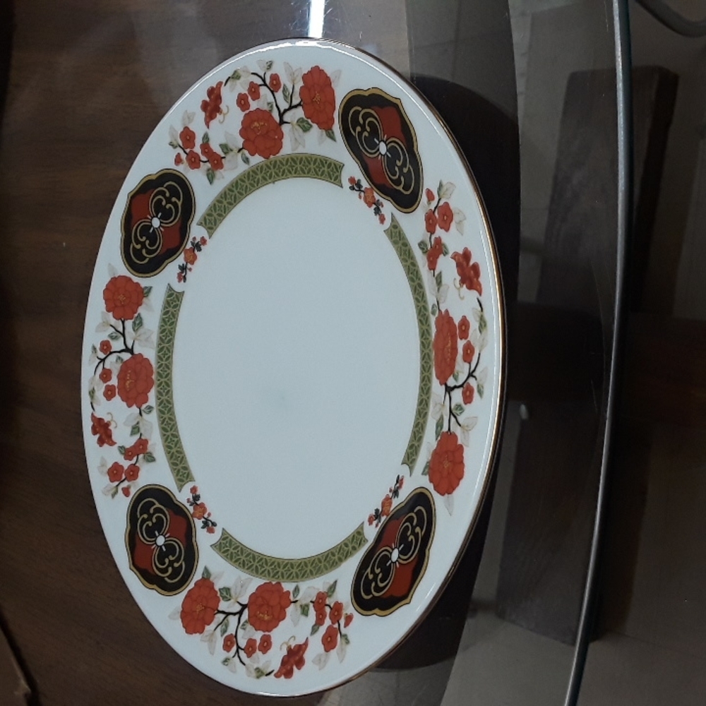 Liling Fine China 8pc Set